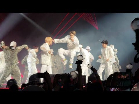 MIC DROP REMIX DANCE BREAK  | LOVE YOURSELF LA FANCAM 180905