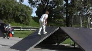 preview picture of video 'Redz Skate Vid at Bairnsdale park'