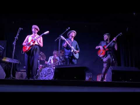 The Cinelli Brothers : Well Love Me Baby