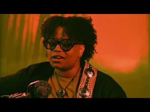 Amythyst Kiah​​​ - In The Pines (Live)