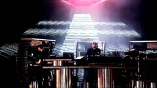 The Chemical Brothers - Hold Tight London (Live at Trafalgar Square 2007)