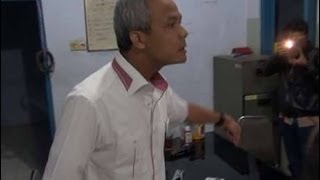 Download lagu Video Detik detik Ganjar Pranowo Mengamuk Pergoki Pungli di Jembatan Timbang mp3 Download lagu Video Detik detik Ganjar Pranowo Mengamuk Pergoki Pungli di Jembatan Timbang mp3