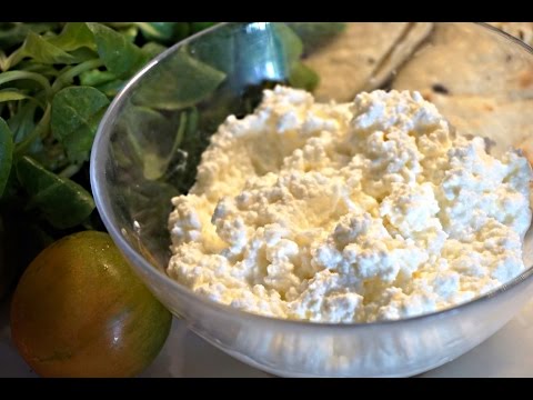 Affronti il pacco con fiocchi di latte con olio doliva Affronti pacchi con crema da bambini