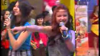 WINXS -  Suka Suka @ Yuk Keep Smile YKS (26 Desember 2013)