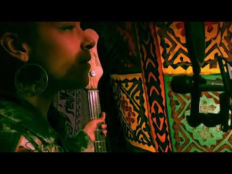 Kizzy Crawford - Twenty Years - live loop pedal version