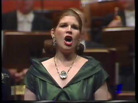Jannie Moolman and Wanda Coustas sing "Tornami a dir che m'ami" from Don Pasquale by Donizetti.