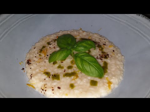 Risotto al limone con emulsione al basilico