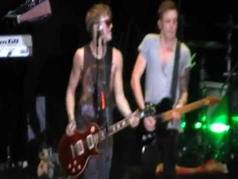 McFly - Smile (Madrid)