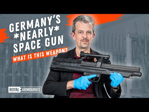 西ドイツの木製スペースガン: H&K G11 と銃器と武器の専門家、ジョナサン ファーガソン