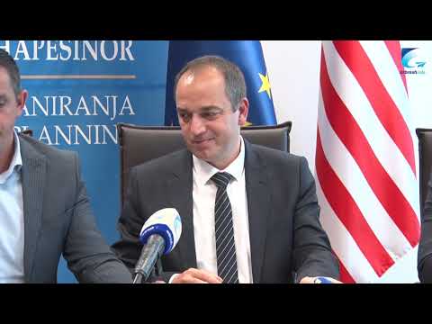 Ndahen 800 mijë euro për katër komunat e Kosovës nga Ministri Matoshi