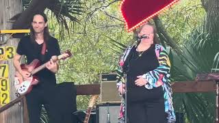 Mash up of classic blues songs : Sweet Home Chicago - Kansas City - performed by Lisa Katzoff band