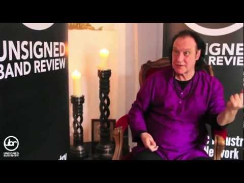 Kinks Legend: Dave Davies talks about his life, the music industry & reviews some Emerging Icons