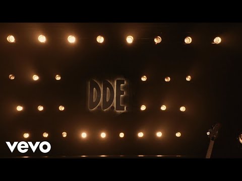 D.D.E. - SÅ MANGE MIL, SÅ MANGE ÅR