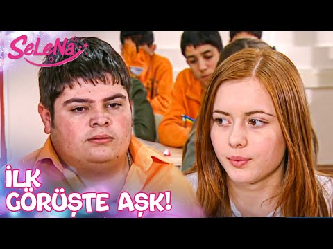 Selin'in yeni aşkı 😂 - Selena