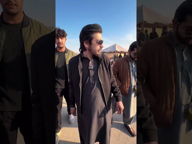 پرانے اسکول کی سختی ڈسپلے پر۔ ایک 1951 ولیز جیپ!