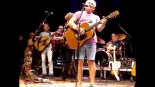 Jimmy Buffett Paris 2014 - Last Mango in Paris (''We're doin this for Derek'' - JB)