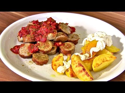 Currywurst Sauce selber machen-Currywurst mit Pommes-Currywurst Sauce scharf