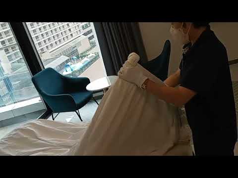 The Fastest Way South Korean Style Bed Making : Half Fold Method - Take3