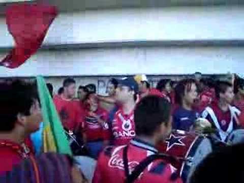 "volveremoss volveremoss!!" Barra: Guardia Roja &bull; Club: Tiburones Rojos de Veracruz