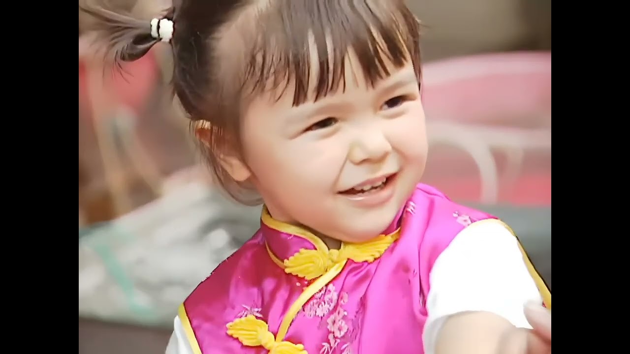 030b ALICE CSODAORSZAGBAN - H (Enhanced 4K)