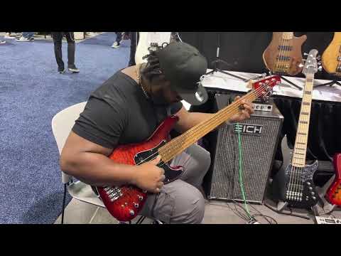NAMM 2025 - Shaun Gotti Calloway checks out an Ultra J5 Essence