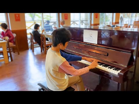 カフェに秋らしいピアノがあったのでautumn leaves（枯葉）ジャズver.を弾いてみた