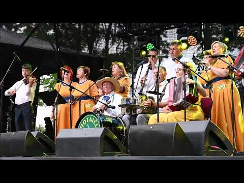 Daina „Piemenaitė“. Šilalės KC kapela „Bijotaičiai“, vadovė Kristina Mizgirienė.