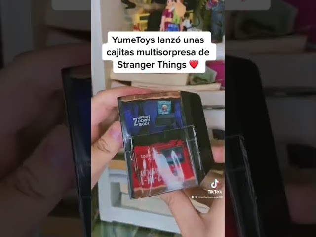Vídeo relacionado con Famosa - Capsulas Mágicas de Stranger Things, con 10 Figuras Diferentes de escenas de la Serie, muñecos de Personaje y Accesorios, envío de Modelo Aleatorio (700017348)