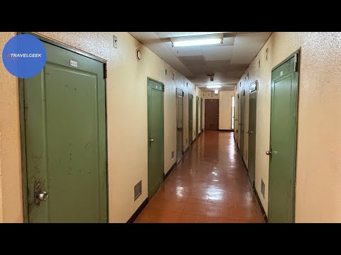 Trying $7 Solo Hotel Room in Japan's Only "Slum" Area | Osaka Airin District