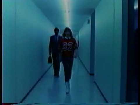 [ Le Camion ]   (Série "Médecins de Nuit")  Réalisé par Peter Kassovitz ( 1978 )