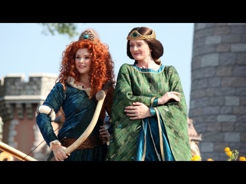 Queen Elinor at Merida Coronation at Walt Disney World - Ceremony and We Talk To Her in Garden