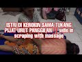 ISTRI DI KEROKIN SAMA TUKANG PIJAT URUT PANGGILAN ️wife In Scraping With Massage