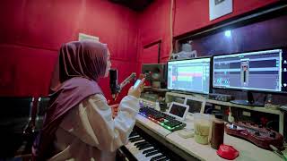 Download lagu Tak Mampu Lupa - Cover by Wulansari mp3 Download lagu Tak Mampu Lupa - Cover by Wulansari mp3