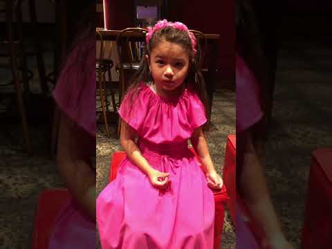 Mommy no birthday cake to blow light candle but I sing happy birthday to my mommy