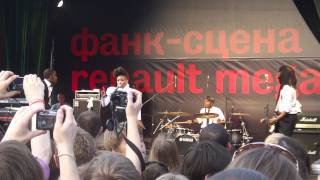 Janelle Monae - Intro + Dance or Die + Faster + Locked Inside (Пикник Афиши 31.07.2010)