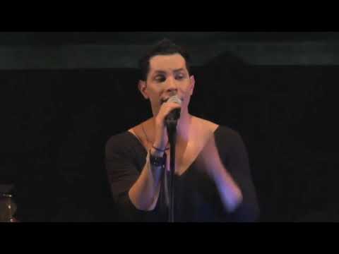 Christian Chávez - Y Si No Ves (DVD ESENCIAL EN VIVO)