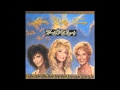 Dolly Parton, Loretta Lynn & Tammy Wynette - I Dreamed Of A Hillbilly Heaven