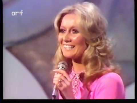 1971 UK: Clodagh Rodgers - Jack In The Box (4th at Eurovision Song Contest in Dublin)
