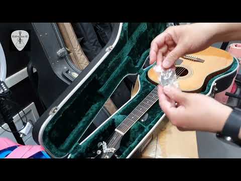 SKB 1SKB-20 Deluxe Molded Jumbo Acoustic/Archtop Electric Guitar Case Black 2010s - Black image 15