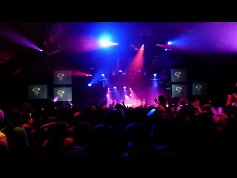 Cosmic Gate - Heart On My Sleeve (Kyau & Albert Remix) @ Beyond Wonderland 2011