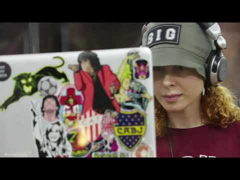 La Romy DJ en vivo @sigschoolargentina, #SOMOSDEBARRIO 🌴