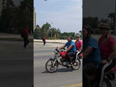 Approaching Plaza de la Revolución, Havana