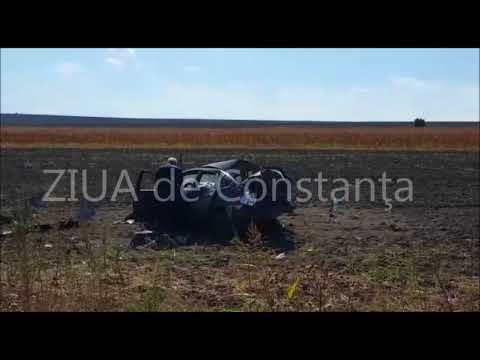 Accident pe DN3, între Viişoara şi Pietreni. În maşină se aflau patru tineri din Navodari. 23.09