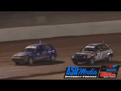 Junior Sedans: A-Main Battle - Carina Speedway