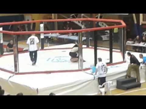 Korzeniowski Adrian (Gorillas Koszalin) vs Piort Juracki (MMA Tczew)