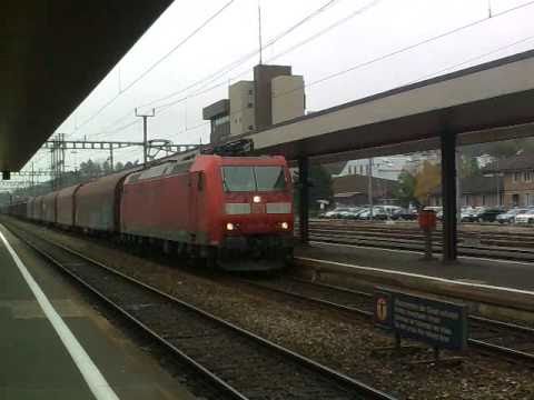 Güterzugsdurchfahrt in Arth-Goldau 2010