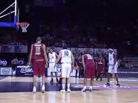 32 04-12-07 BCO-Red Star Belgrado - Vrijworpen Chuck Davis 2