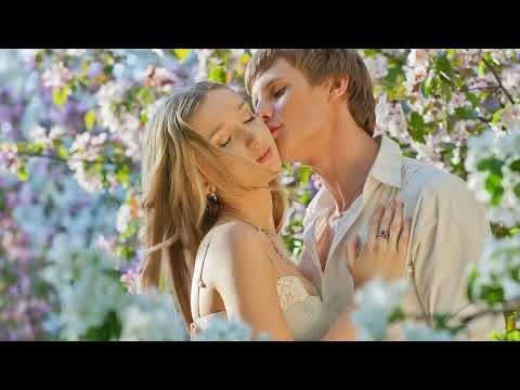 Белой черемухи цвет. Аромат душистый.