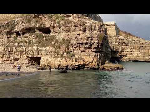 Polignano a Mare (playa Lama Monachile)