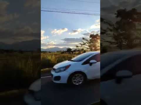 carretera a Candelaria de la Frontera. Hermoso #atardecer #carretera #belleza #elsalvador #santaana